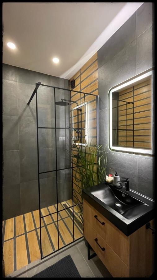 Good Knight Apartman Apartment แซแก็ด ภายนอก รูปภาพ